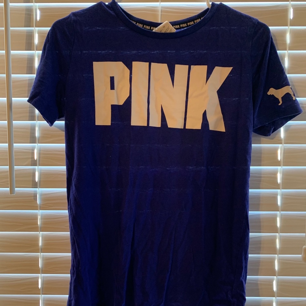 Blue VS Pink t-shirt